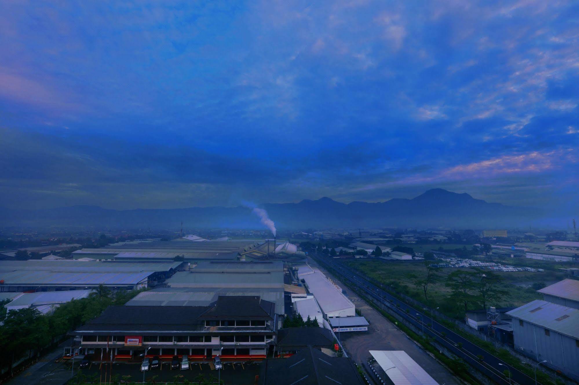 Grand Cordela Hotel Bandung Exterior photo